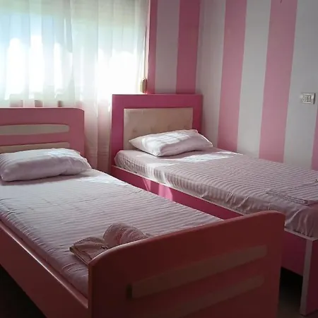 Marini's , Apartment Vlore